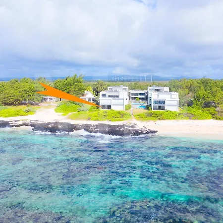 White&Blue Beachfront Luxury Poste Lafayette Exterior photo